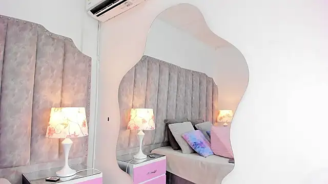 Snapshot of RubyCrox chatting on February 2026 08:20:01 PM RubyCrox online show from February 2026 08:20:01 PM