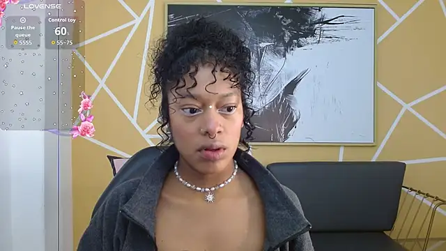 Agatha Amaya online show from November 2025 01:25:01 PM