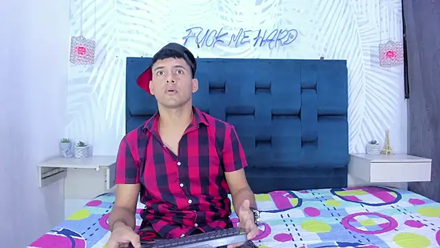 Snapshot of KEVIN_MCKINLEY chatting on November 2025 05:33:01 AM KEVIN MCKINLEY online show from November 2025 05:33:01 AM