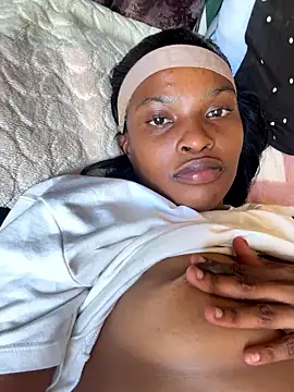 NiaLong21  online show from January 2026 03:39:02 PM