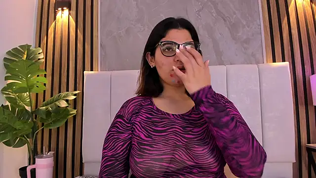 Snapshot of Carlotta_de_velour chatting on May 2026 03:04:02 AM Carlotta de velour online show from May 2026 03:04:02 AM