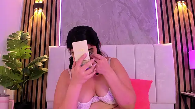 Carlotta de velour online show from March 2026 03:06:02 AM