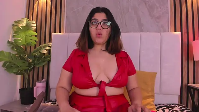 Snapshot of Carlotta_de_velour chatting on June 2026 03:23:02 AM Carlotta de velour online show from June 2026 03:23:02 AM