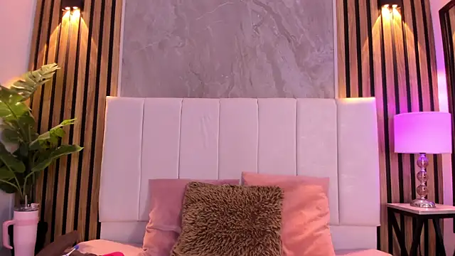 Snapshot of Carlotta_de_velour chatting on July 2026 02:29:02 AM Carlotta de velour online show from July 2026 02:29:02 AM