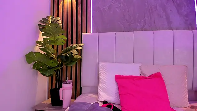 Carlotta de velour online show from March 2026 03:07:01 AM