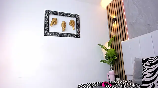 Carlotta de velour online show from January 2026 02:48:02 AM