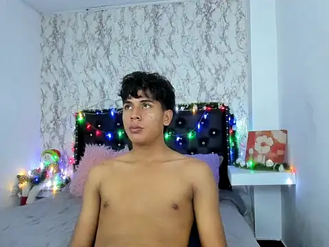 Valentino Lane online show from December 2025 02:15:02 AM