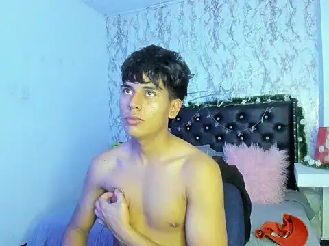 Valentino Lane online show from December 2025 02:14:02 AM