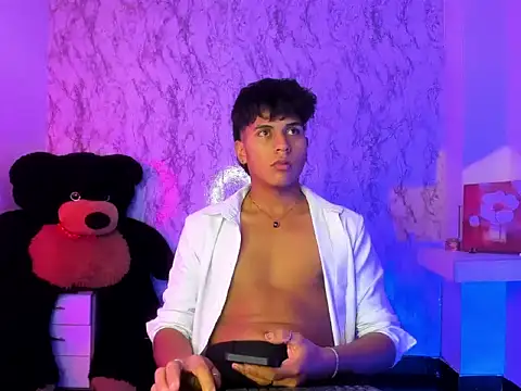 Snapshot of Valentino_Lane chatting on February 2026 06:00:02 AM Valentino Lane online show from February 2026 06:00:02 AM