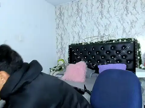 Valentino Lane online show from December 2025 02:16:01 AM