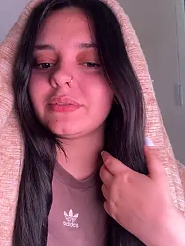 candicewest  online show from April 2026 03:28:01 PM