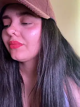 Snapshot of candicewest_ chatting on May 2026 05:19:02 PM candicewest online show from May 2026 05:19:02 PM
