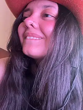 Snapshot of candicewest_ chatting on April 2026 05:30:01 PM candicewest online show from April 2026 05:30:01 PM