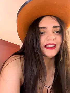 candicewest  online show from November 2025 06:41:01 PM