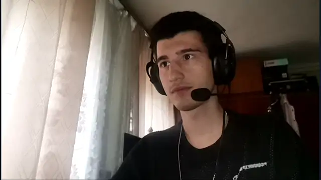 JamesLagerfeld online show from November 2025 10:19:02 AM