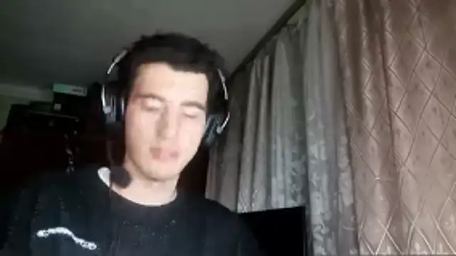 JamesLagerfeld online show from November 2025 10:35:02 PM