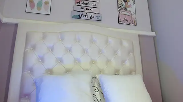 rossibaker online show from December 2025 05:00:02 AM