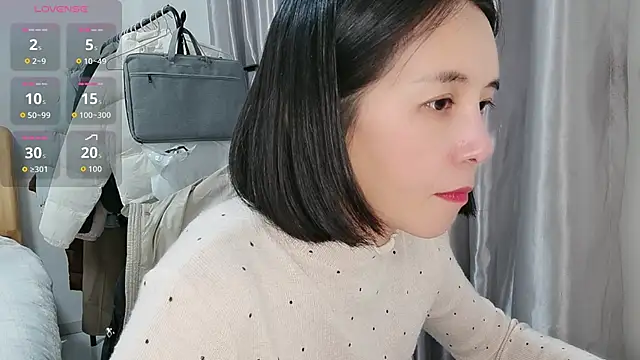 Wanwan61 online show from November 2025 01:21:02 PM