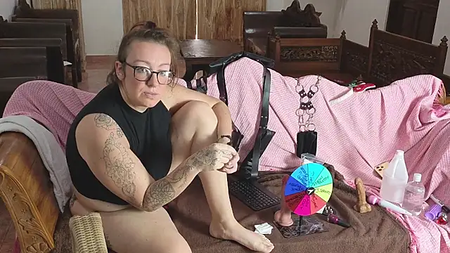 JadeStarUK online show from December 2025 01:44:01 AM