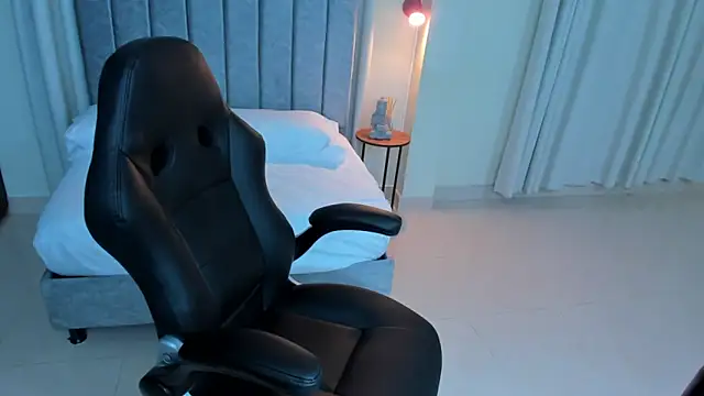 lolitaaqueen online show from November 2025 03:32:01 AM