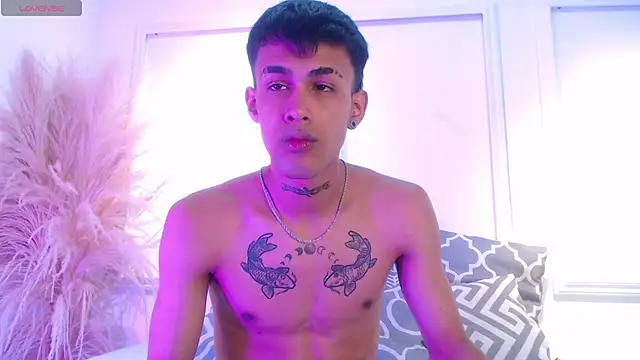 Snapshot of Aitana_valverde chatting on November 2025 07:30:01 PM Aitana valverde online show from November 2025 07:30:01 PM