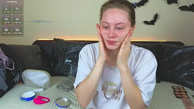 Snapshot of HolyBabyDoll chatting on November 2025 04:49:02 AM HolyBabyDoll online show from November 2025 04:49:02 AM