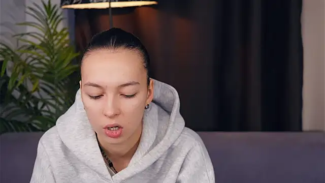 IvetteZermeno online show from November 2025 10:32:02 AM