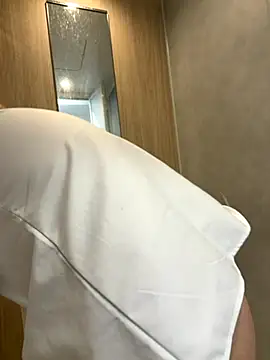 MISIRINN online show from December 2025 12:29:02 PM