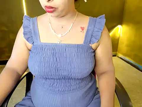 Snapshot of NishasBack chatting on November 2025 06:17:02 AM NishasBack online show from November 2025 06:17:02 AM