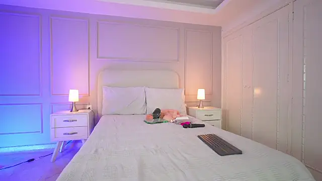 hanna  w online show from March 2026 03:25:02 AM