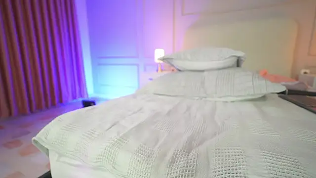 hanna  w online show from December 2025 01:53:02 AM