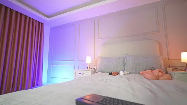 hanna  w online show from December 2025 03:18:02 AM