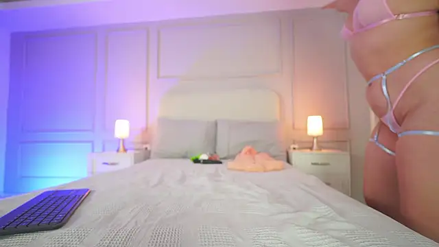 hanna  w online show from November 2025 03:17:02 AM