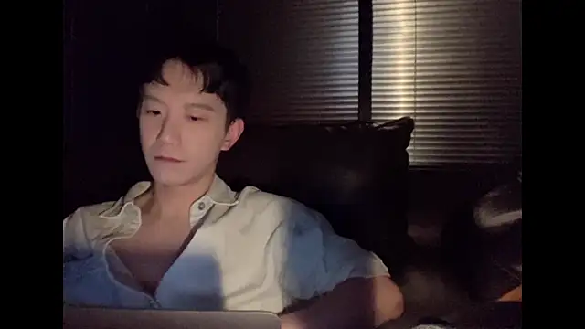 CouplingCry online show from November 2025 02:51:01 PM