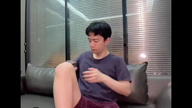 CouplingCry online show from December 2025 02:49:02 PM