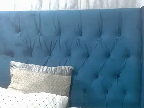 Peachesx25 online show from November 2025 07:02:02 PM