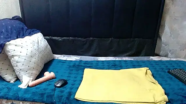 Peachesx25 online show from January 2026 12:00:01 PM