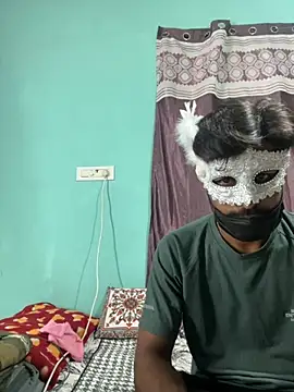 leenaboyxh online show from November 2025 04:18:01 PM