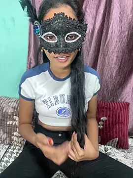 leenaboyxh online show from December 2025 03:17:01 PM