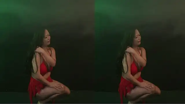 Snapshot of MHe-002 chatting on November 2025 11:14:02 AM MHe-002 online show from November 2025 11:14:02 AM