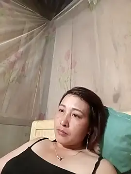 Missa-kute20 online show from April 2026 01:24:01 PM