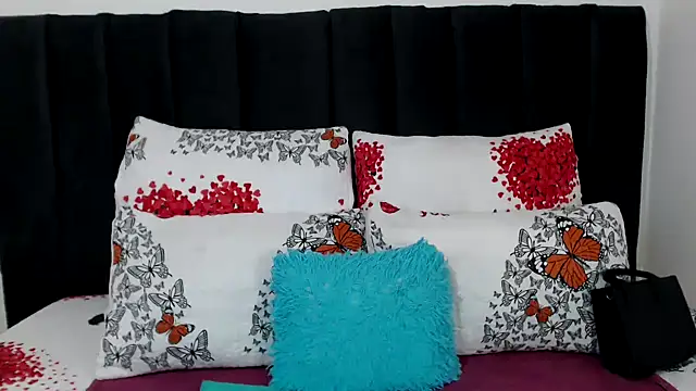 Miss-Berries online show from March 2026 01:29:01 AM