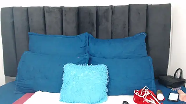 Miss-Berries online show from April 2026 04:55:02 PM