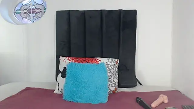 Miss-Berries online show from December 2025 03:27:02 AM