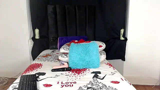 Miss-Berries online show from December 2025 12:35:02 AM