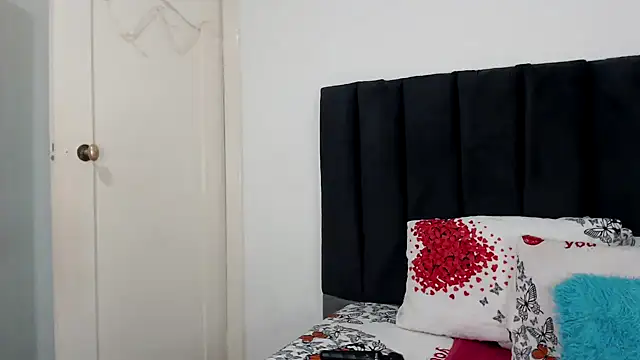 Miss-Berries online show from March 2026 09:00:01 PM