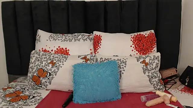 Miss-Berries online show from May 2026 09:18:01 PM