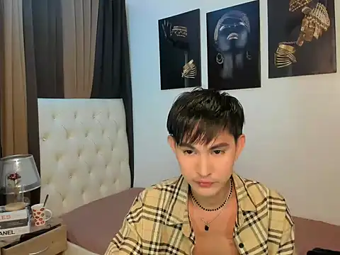 Snapshot of Urloverhardcock chatting on November 2025 05:05:01 PM Urloverhardcock online show from November 2025 05:05:01 PM