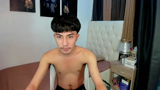 Urloverhardcock online show from November 2025 04:18:02 PM