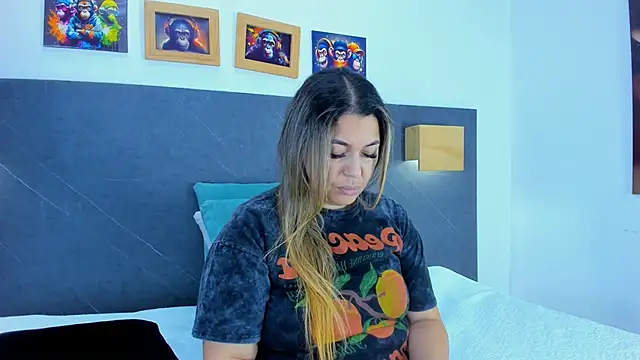 Andhrea Vale online show from March 2026 12:21:03 PM